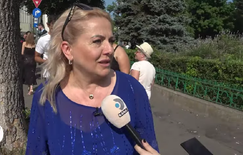 Mama Andei Adam i-a fost alături la nuntă/ Sursa foto: Captură video