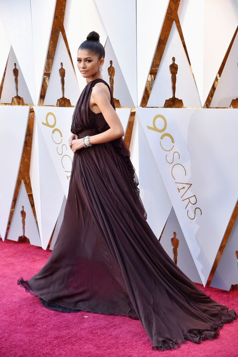 Oscar 2018. Top 10 cel mai bine îmbrăcate actrițe de la gala de decernare a renumitelor statuete de aur. Uneia dintre ele i s-a văzut zona intimă
