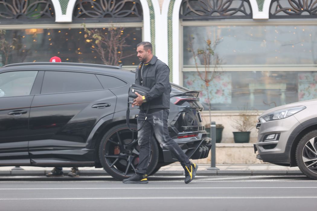 Alex Bodi a purtat un ceas de 190.000 de euro la întâlnirea de la Mandaloun (Foto: CANCAN.RO)