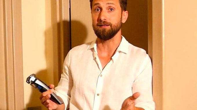 ”Ca iepuroaica... ” O blondă sexy i-a lăsat un mesaj deocheat lui DANI OŢIL! Cum arată tânăra