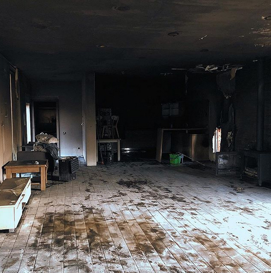 Dezastru pentru celebrul vlogger Ilie! Casa i-a ars la puţin timp după ce o terminase. Imagini tulburătoare