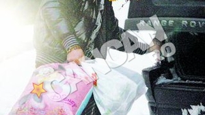 Asa arata un "caine" romantic. Marius Niculae s-a dus cu flori in dinti la nevasta