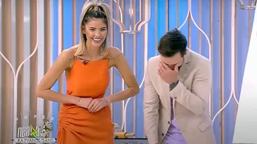 Ramona Olaru, gest indecent la TV. Dani Oțil nu s-a abținut și i-a zis în direct: “Se trage de chiloței de când a început emisiunea” | VIDEO