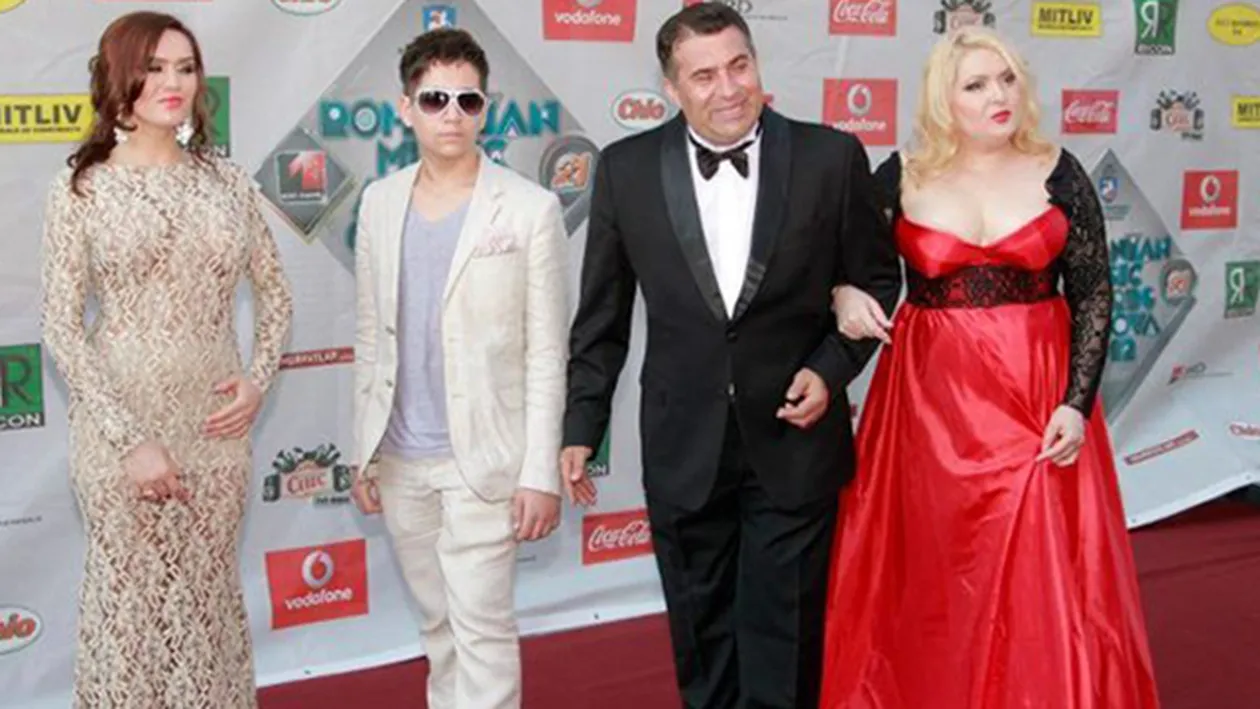 Fata Clejanilor a nascut! Are o fetita frumoasa, pe care o va chema Maia Ioana! Cred ca seamana cu bunicul!