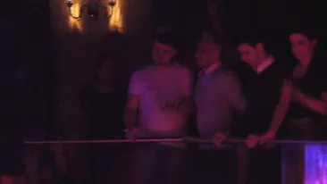 Wilmark nu renunta la cele doua mari iubiri ale sale nici in club! Danseaza salsa pe ritmuri de house, alaturi de sotie