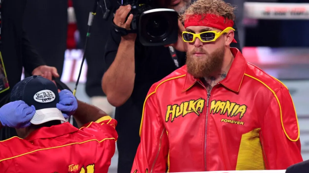 Fostul YouTuber, Jake Paul, bătut crunt de Anthony Joshua. A ajuns la spital imediat după meci