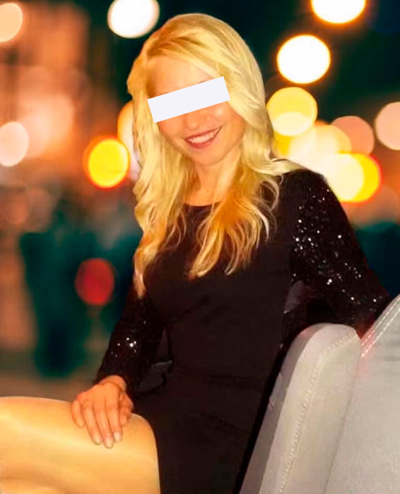 Cum arată Flori, mama ispitei Gabriella de la Insula iubirii. Blondina nu e străină de intervențiile estetice