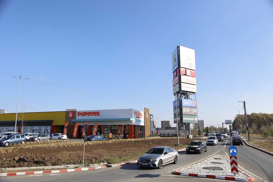 Popeyes România deschide primul restaurant de tip Drive-Thru din țară