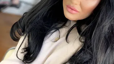 Ipostază interzisă cardiacilor! Carmen de la Sălciua, goală în pat