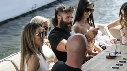 Ce chirie colosală plătește Dan Bilzerian pentru conacul din Los Angeles în care organizează petreceri. De unde provin banii