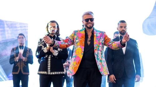 Cătălin Botezatu, show la evenimentul Wondder Events Fair, de la Cluj. Oana Boc, soția edilului de la Cluj, Emil Boc, și prietenele sale au venit să-l susțină pe designer