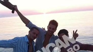 Pachetel de muschi, bronz si zambet perfect! Il recunosti pe masculul care le-a infierbantat pe toate fetele de pe plaja de la Mamaia?