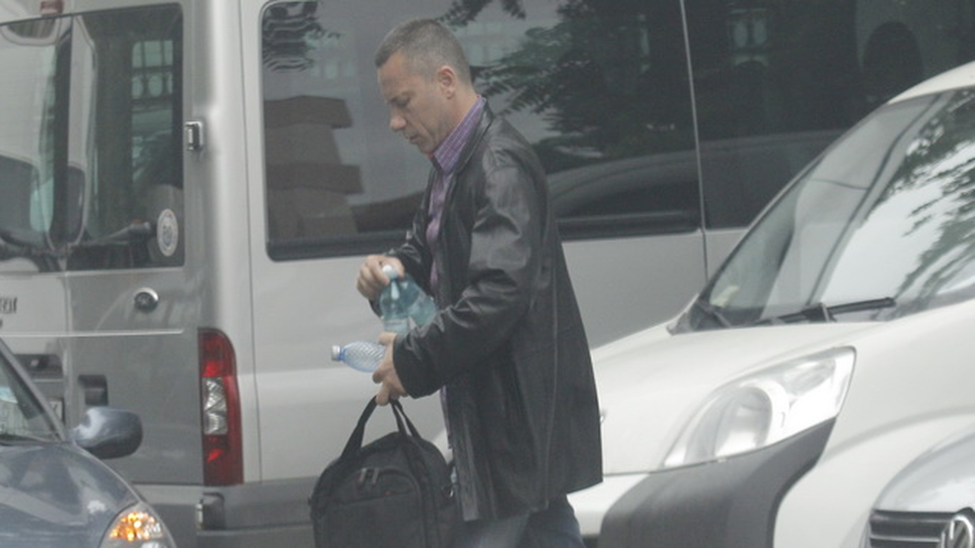 Pagubitii jocului piramidal vor dreptate, initiatorul se plimba cu o masina de lux. Vezi ce bine o duce Gerald Gorduna