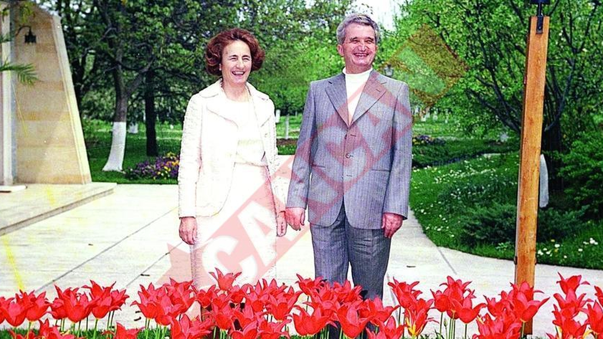 Elena Ceausescu avea retete cu vrajitorii