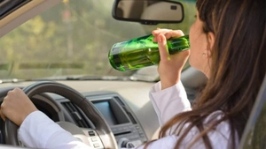 Ea este "Regina Șprițului" din România. Cât a băut o ieșeancă de 32 de ani, înainte de a se urca la volan. Când au citit alcoolemia, polițiștii au crezut că este o eroare
