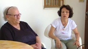 Româncele care îngrijesc bătrâni în Italia se luptă cu depresia. ”Își pun viețile într-un soi de paranteză...”
