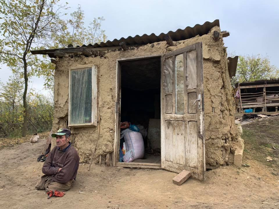 Povestea tulburătoare a lui ‘nea Gheorghe. Are picioarele amputate, iar soția lui e surdă. Ce i s-a întâmplat după ani de sărăcie cumplită. În doar 12 zile, viața lui s-a schimbat radical