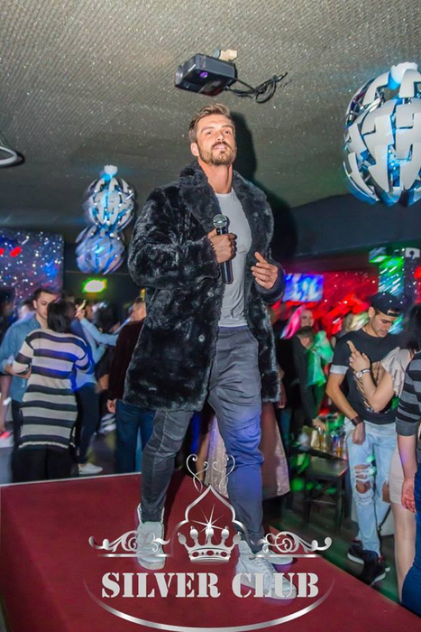 Imagini de senzaţie! BIANCA DRĂGUŞANU şi VICTOR SLAV s-au distrat de Revelion într-un club din Londra