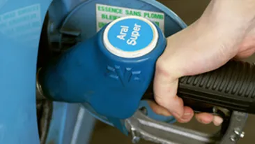 O sa mergem mai mult cu tramvaiul: S-a scumpit din nou benzina