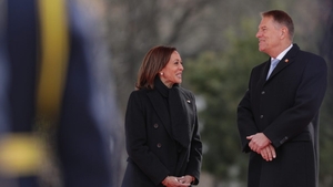 Cine e Kamala Harris, femeia pe care Joe Biden o susține în lupta pentru președinția Americii. Se va înfrunta cu Donald Trump