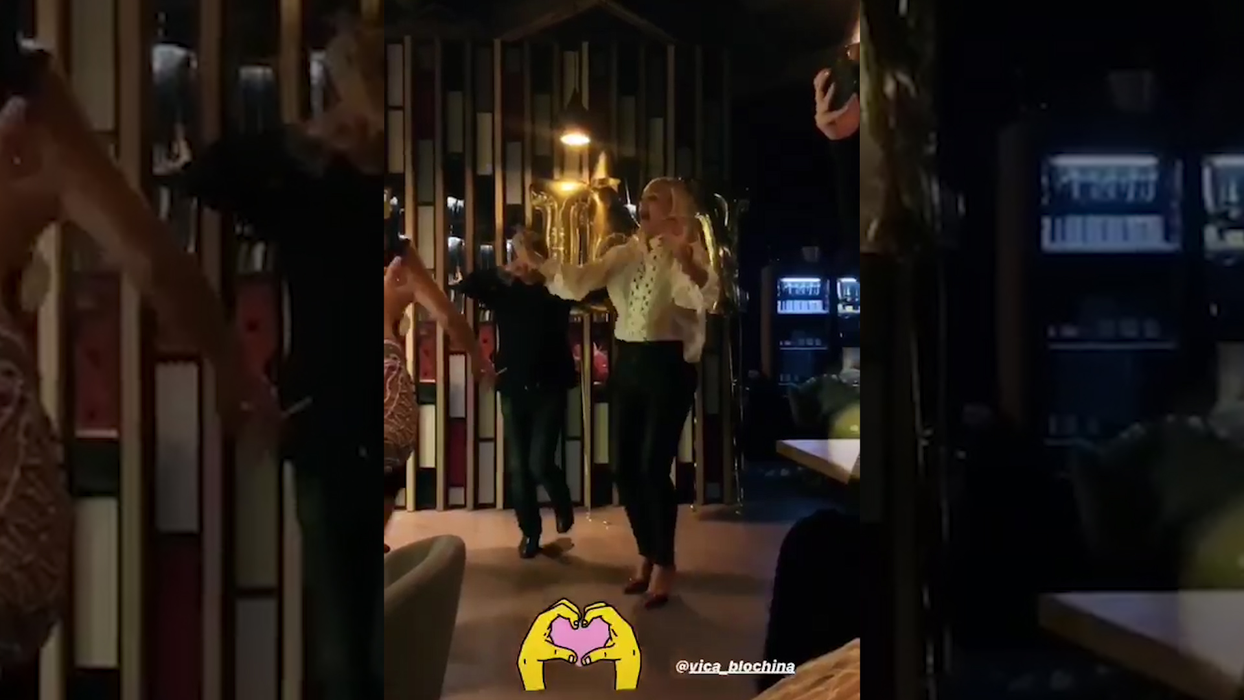 Vica a dansat frenetic pe muzică țigănească