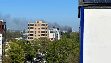 NEWS ALERT! Arde un celebru hotel din Mamaia! S-a intervenit de urgenţă. FOTO