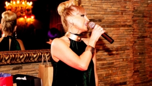 Simona Florescu, recital ”Maria Tănase”, în cadrul expoziției ”100 de fotografii din Bucureștiul celui de-al Doilea Razboi Mondial”