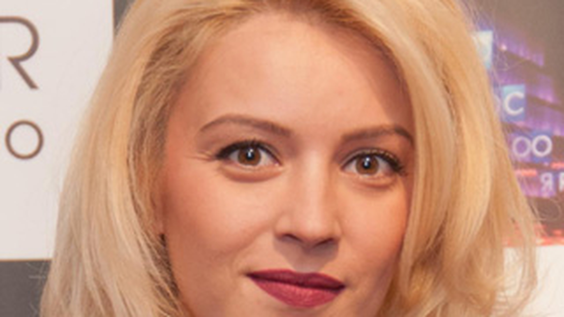 Pozele astea dovedesc ca exista vedete care arata mai bine fara machiaj? Cine crezi ca-i blonda?
