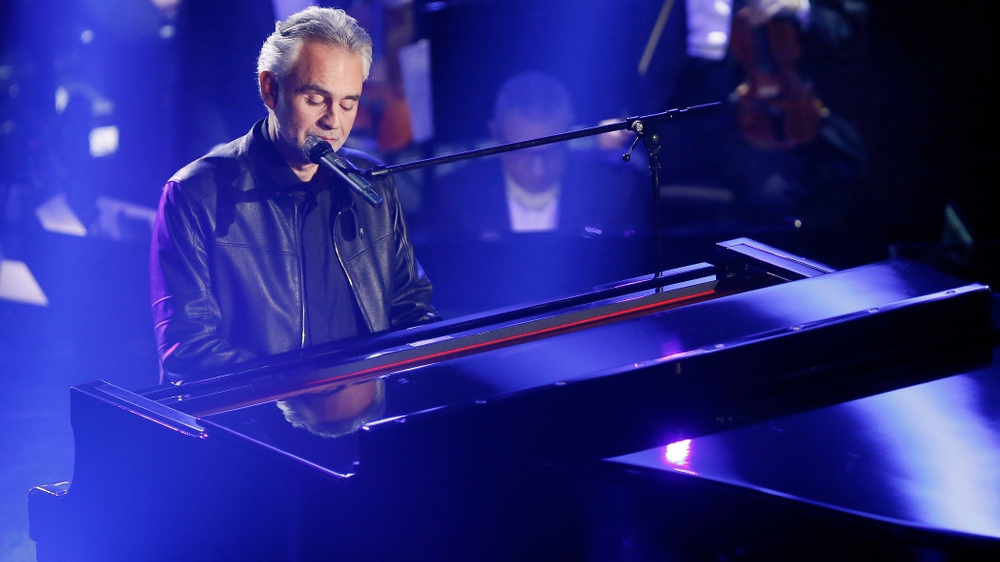 Andrea Bocelli s-a declarat „umilit” de măsurile impuse de pandemie în Italia!