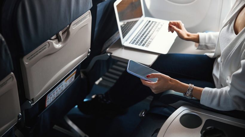 Internet gratuit în avioane. Compania care va oferi în curând această facilitate