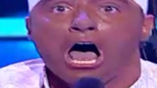Super tare! Pepe nu are limite şi a făcut show total! Cântăreţul s-a făcut negru şi a luat accent de jamaican!