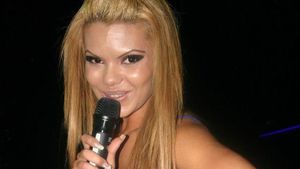 Are posteriorul „tunat“, dar abia acum BEYONCE de România a făcut schimbarea la care nimeni nu se aştepta