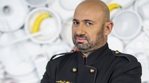 Revoltă la restaurantul lui Cătălin Scărlătescu de pe litoral. Oamenii așteaptă zeci de minute pentru o comandă