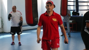 El este sportivul cu cele mai multe meciuri de box la profesionisti! Are 39 de ani si inca practica!