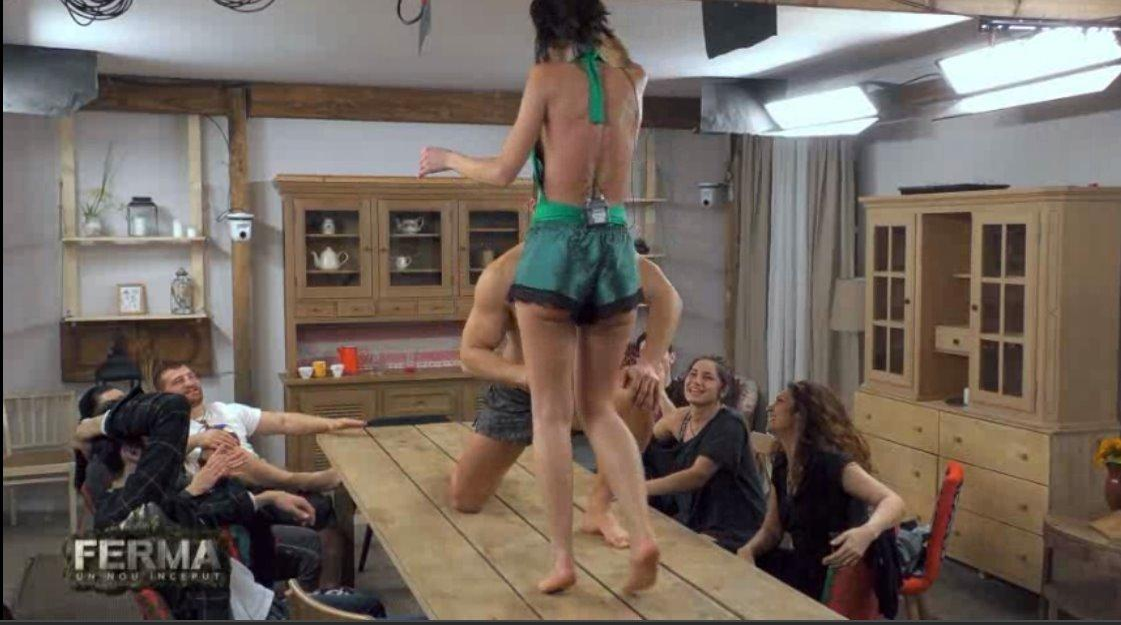 Miss România s-a dezbrăcat la Ferma de la Pro TV! Ioana Filimon a arătat tot