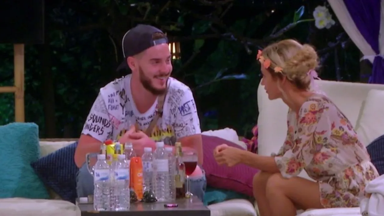 Ispita Nicoleta de la ”Insula iubirii” s-a pozat cu bebeluşul şi a făcut anunţul: ”Bebeluş - cea mai pură iubire!”