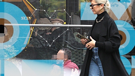 Avem sărutul pe care l-au vânat toți paparazzii din România! Lidia Buble + eroticul iubit = LOVE