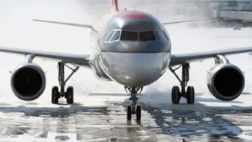 Patru pasageri ai unui avion pe ruta Florenta - Timisoara au fost raniti in timpul evacuarii de urgenta