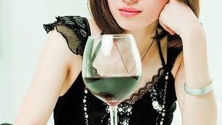 Te iubeste fara limite sau te tine de rezerva?