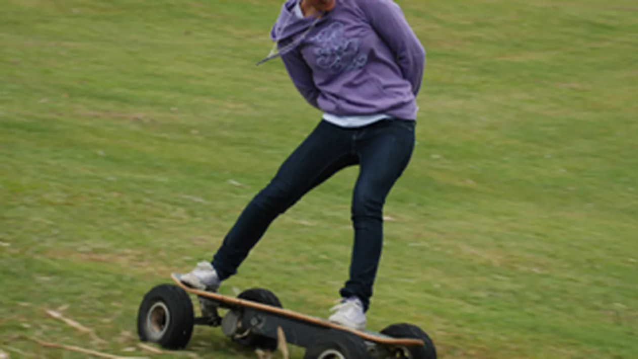 Ultima fita in Australia: skateboardul cu motor