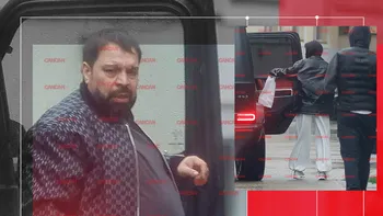 „Regele manelelor” și soția, apariție de senzație. Florin Salam și ”regina” sunt de neoprit chiar și când plouă