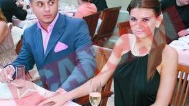 A trimis soferul acasa si s-au distrat impreuna
