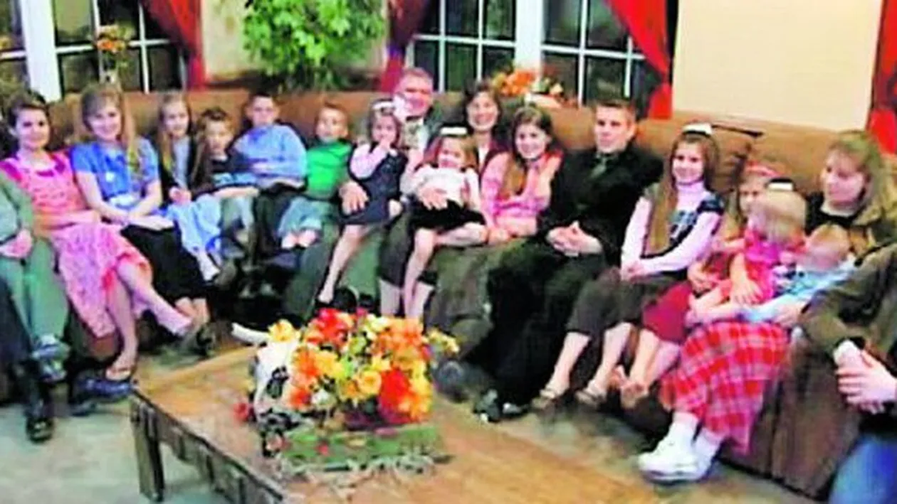 O femeie de 44 de ani din America are 18 copii si mai vrea