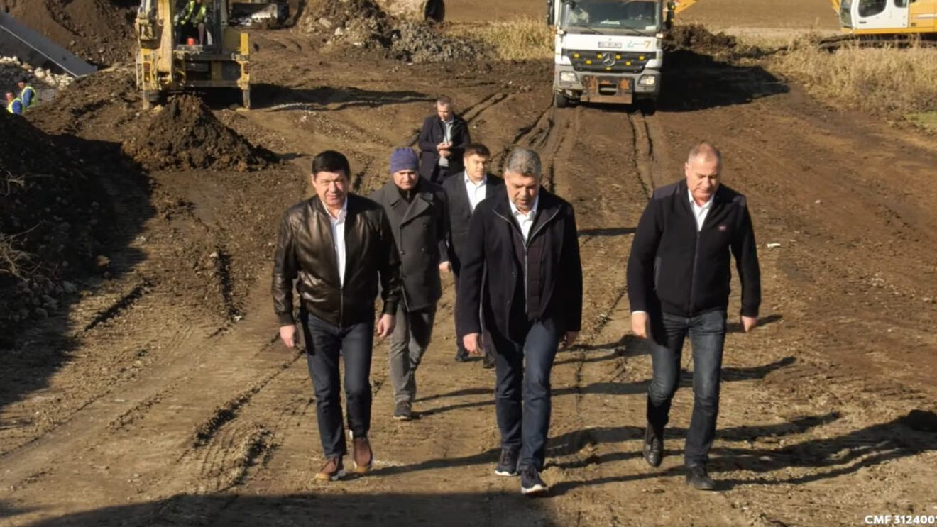 Marcel Ciolacu verifică lucrările la refacerea drumurilor din Galați. „Se muncește într-un ritm bun și stadiul lucrării este AVANSAT”
