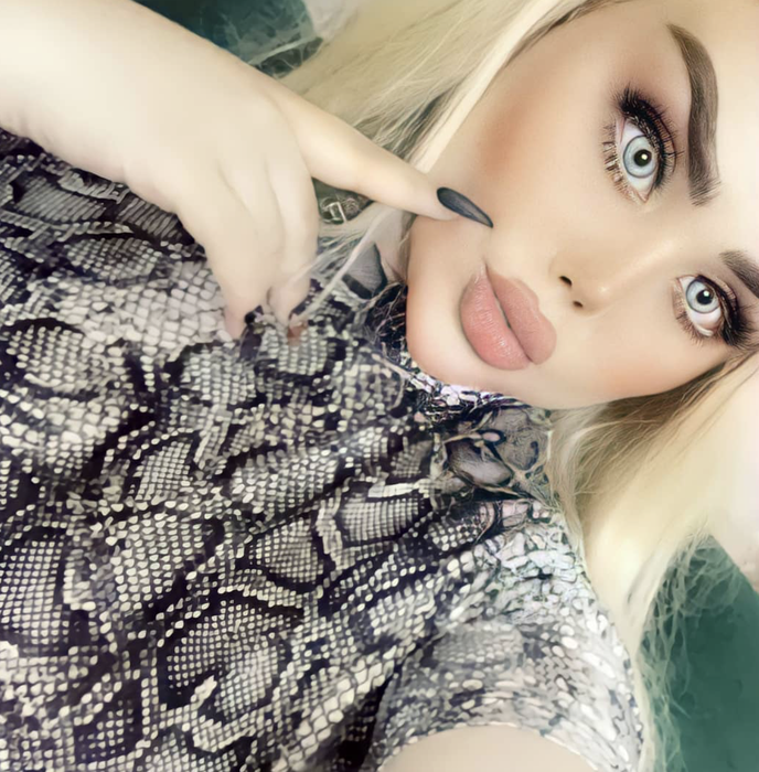 Dalia a vrut să arate ca păpușa Barbie, dar rezultatul i-a șocat pe apropiați. După 43 de operații, tânăra de 30 de ani este asemănată cu un zombi