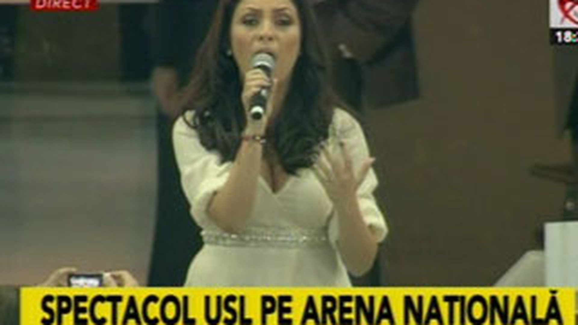 Andra a intonat Imnul National la mitingul USL in fata a 60 de mii de oameni!