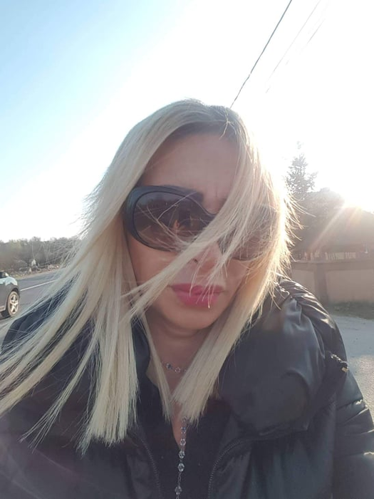 Iustina, iubita din Austria, i-a îmbogățit pe lăutarii de la căpătâiul lui Maharu! Câți bani le-a dat + A intrat cu o coroană uriașă