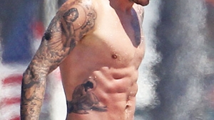 David Beckham e cel mai sexy barbat de pe planeta! Vezi "Topul celor mai fierbinti armasari"!