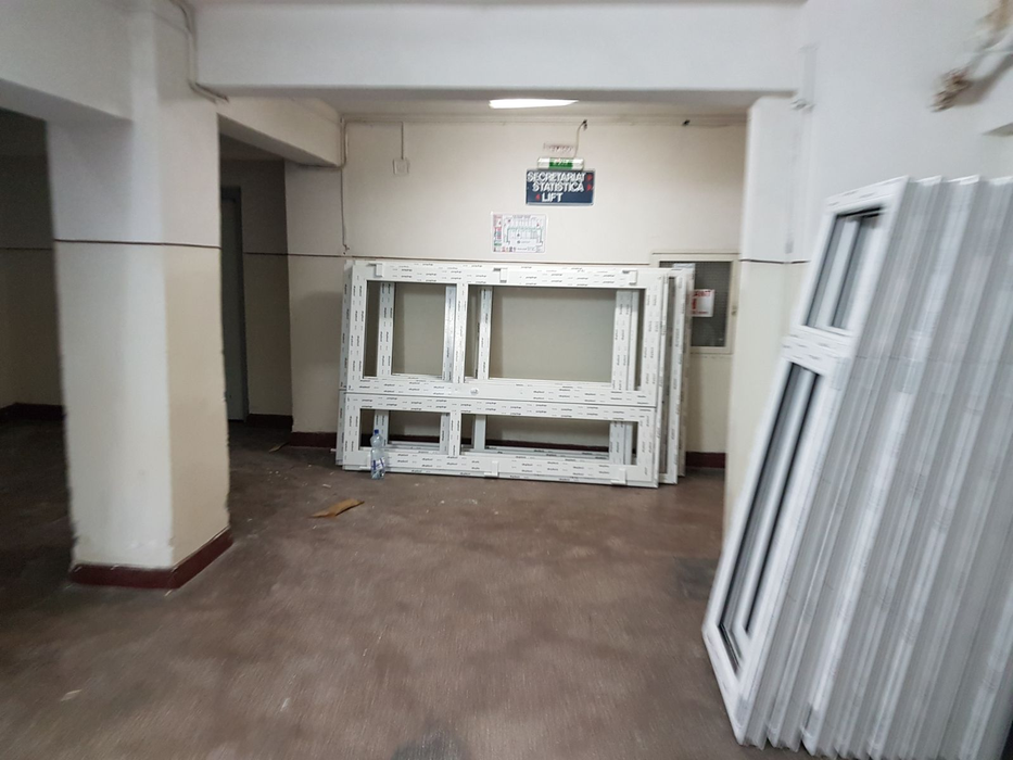 Ferestrele pe care medicii le acopereau cu pături au fost schimbate în timp record