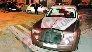 Si-a bagat Rolls-ul in noroi